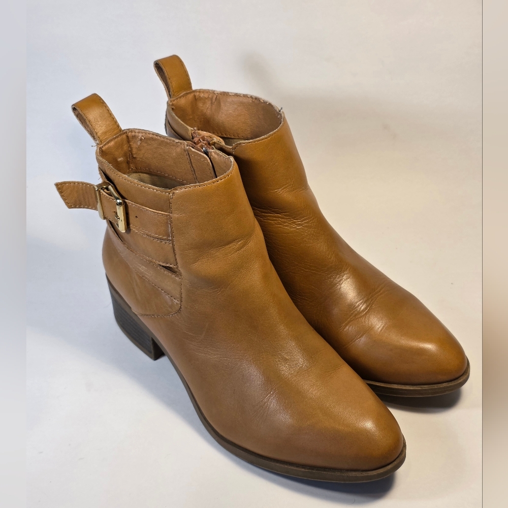 Sole Society Hala Women's 7 Tan Leather Ankle Bootie Boots Zip Up Buckle Accent